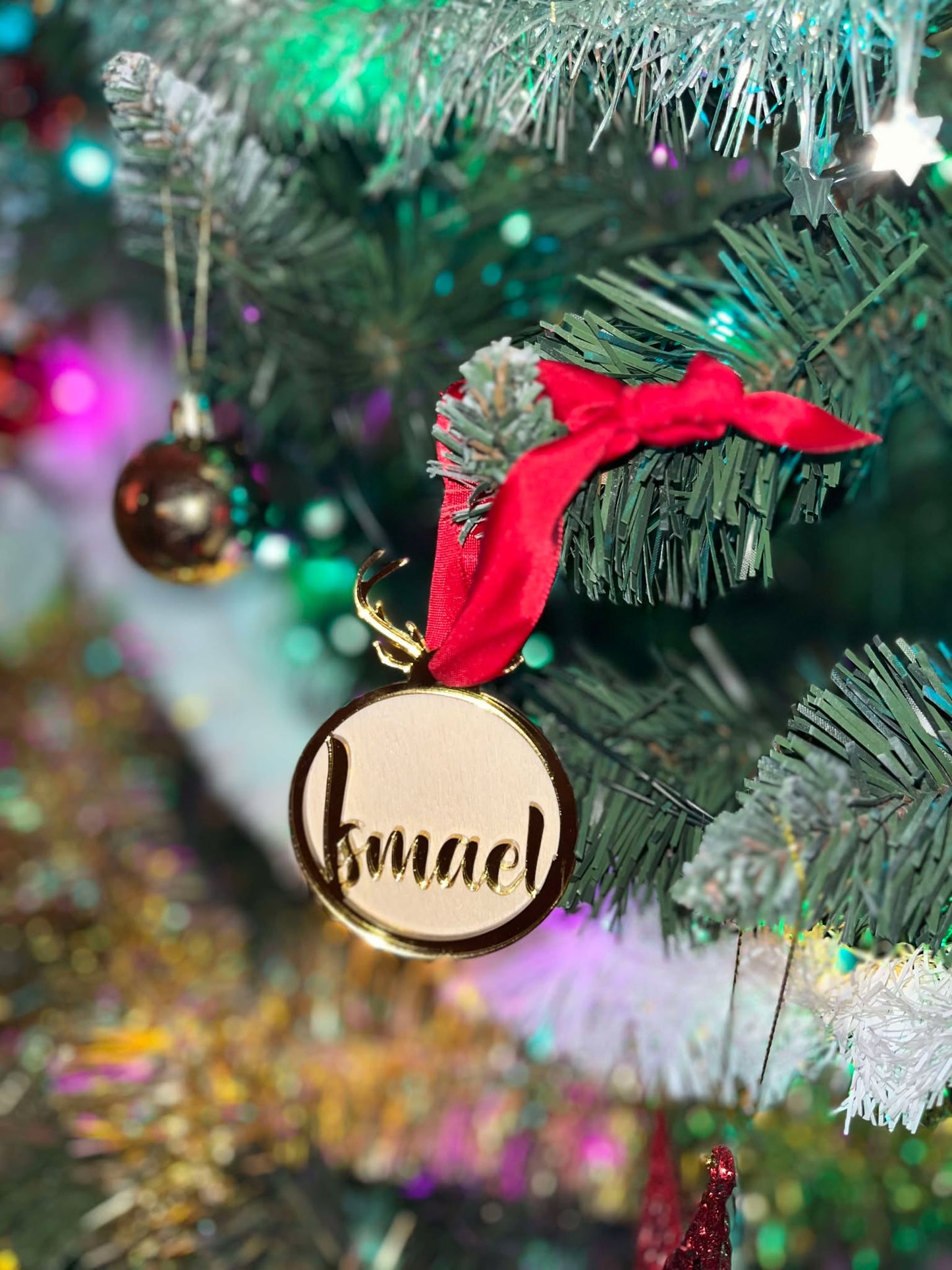 Boule de Noël en plexi et bois – Une décoration unique et personnalisable