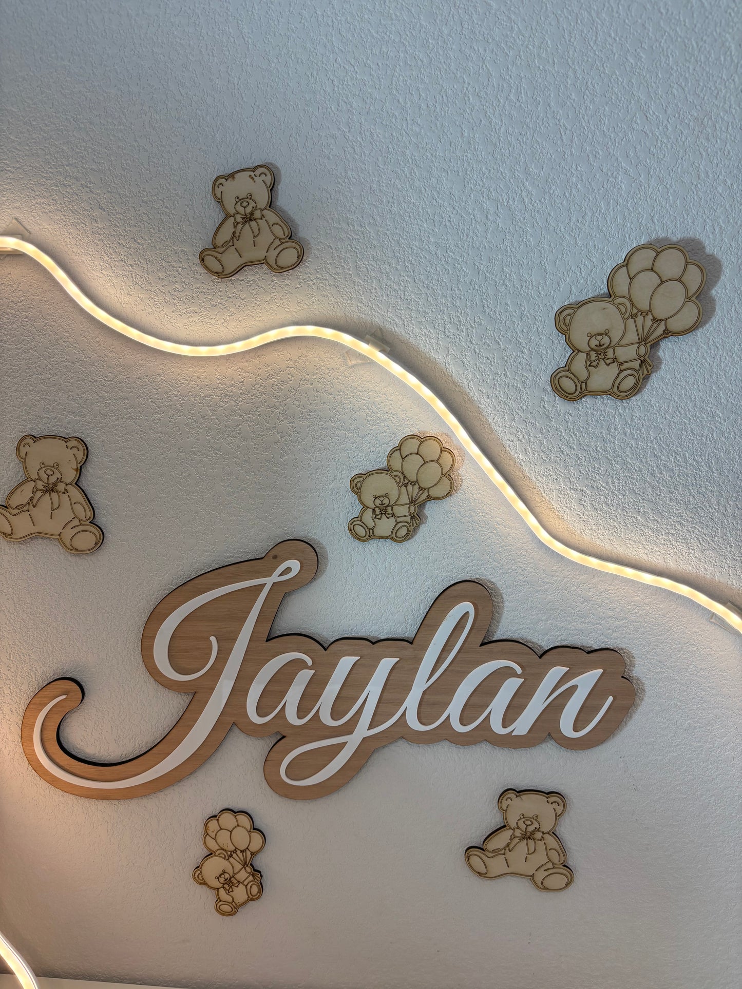 Décorations nounours en bois (lot de 6) – Gravure personnalisée pour chambre d’enfant