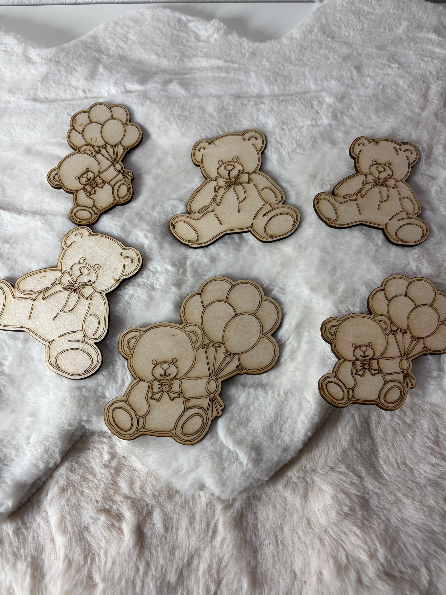 Décorations nounours en bois (lot de 6) – Gravure personnalisée pour chambre d’enfant